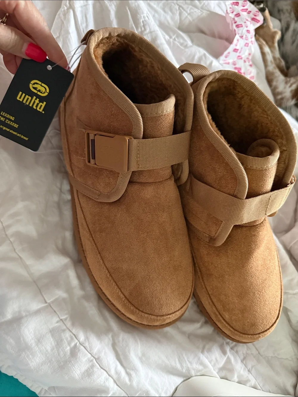 NWT Ecko UNLTD Men’s size 9 Suede Shearling-Lined Ankle Boots - Chestnut buckle